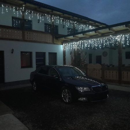 Casa de lângă pădure Hotel Sighetu Marmaţiei Exterior foto