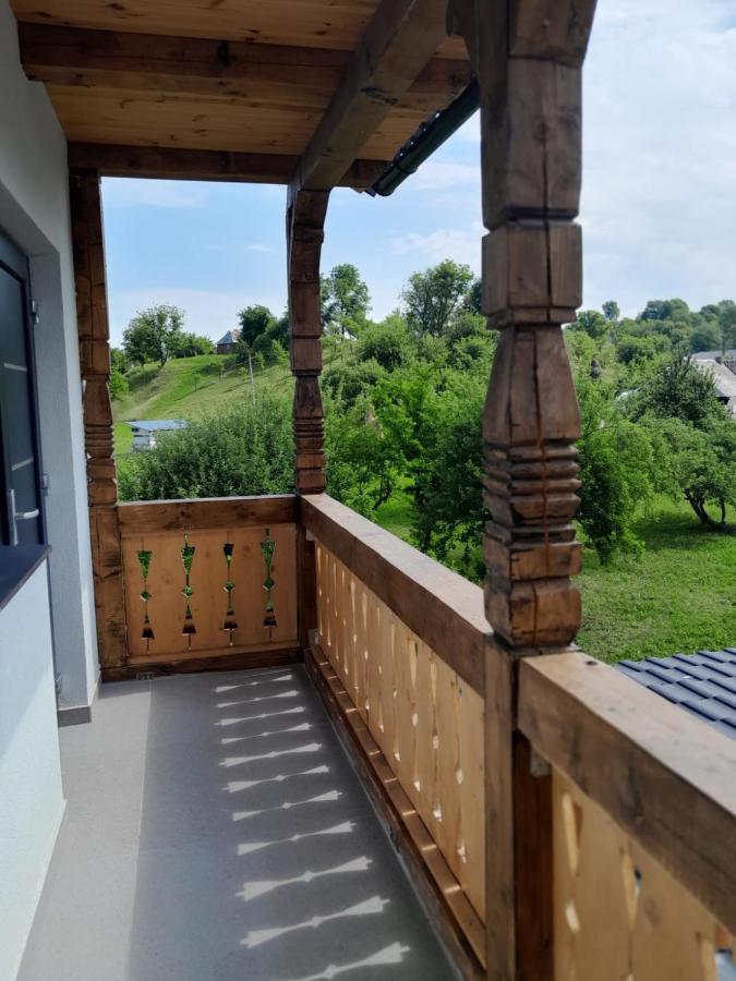 Casa de lângă pădure Hotel Sighetu Marmaţiei Exterior foto